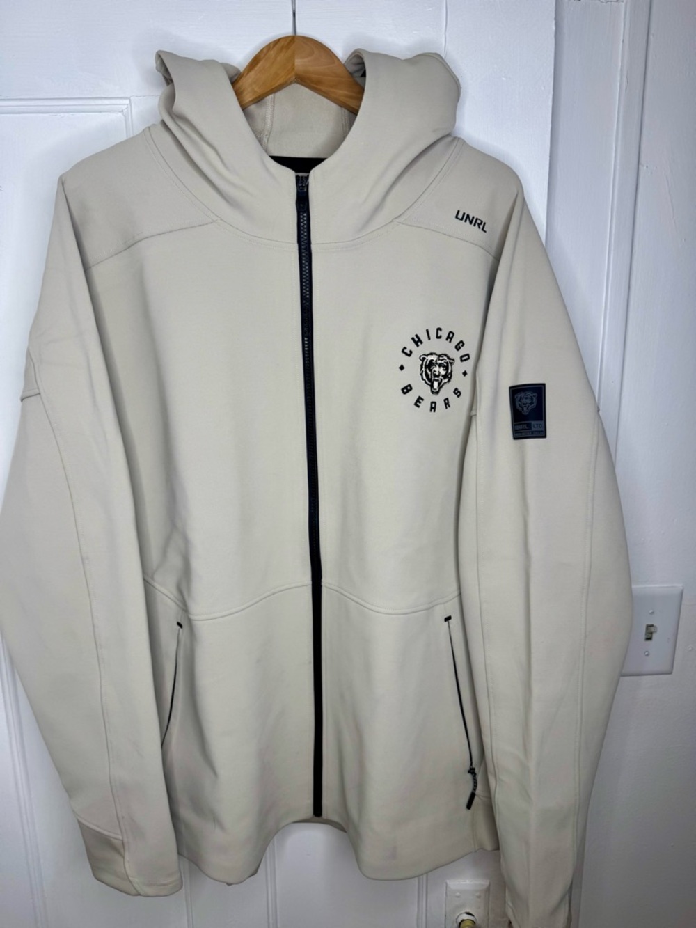 Men/Woman's  Cream Lightweight Zip Hoodie Jacket -Chicago Bears Logo! NEVER WORN
